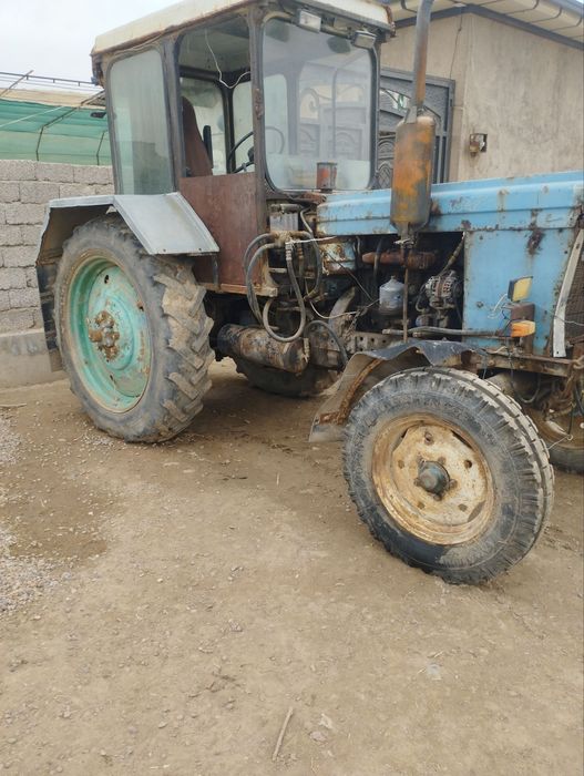 Traktor  80 srochan sotiladi