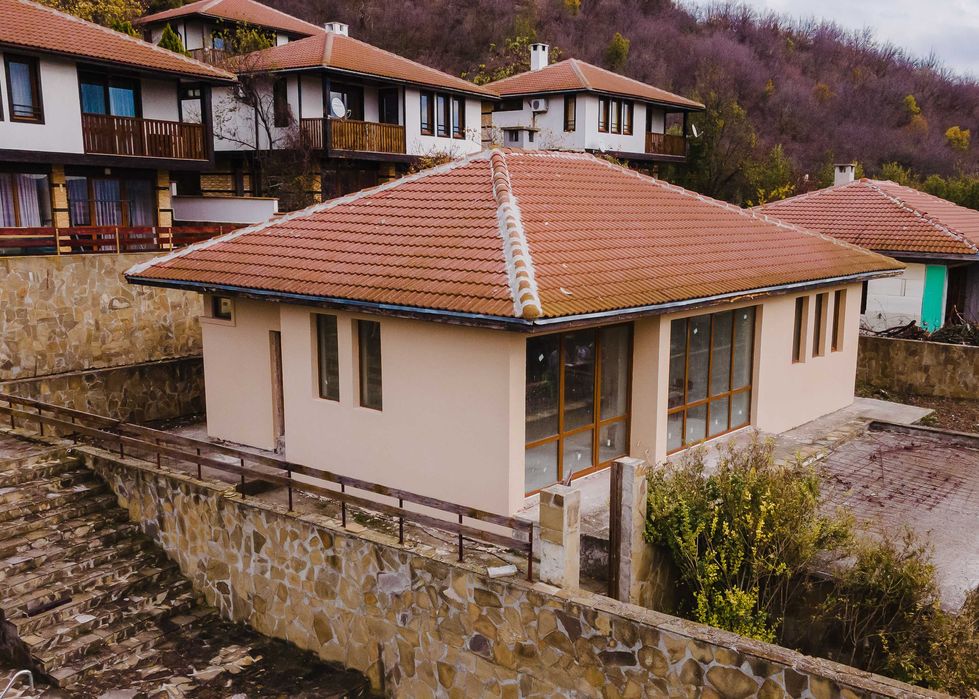 Продавам къща в с. Горица