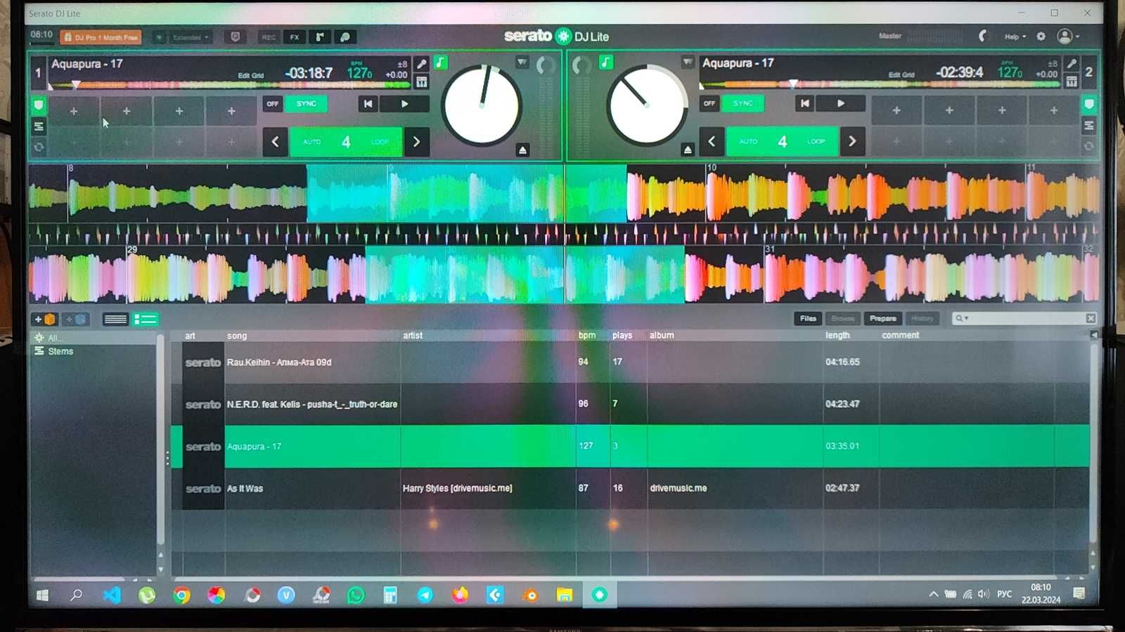 DJ контроллер Numark Mixtrack Platinum FX