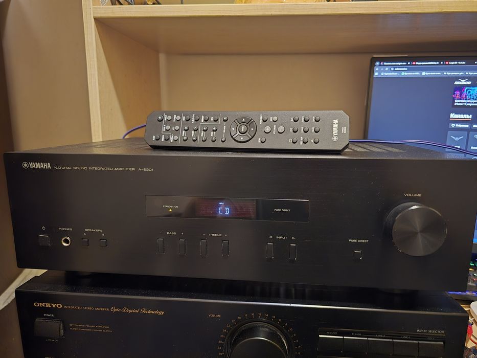 Усилитель Yamaha A-S201 есть Phono