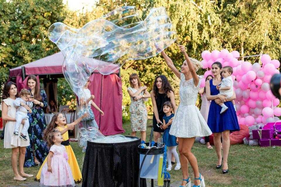 Увлекательное шоу мыльных пузырей на празднике Ваших детей
