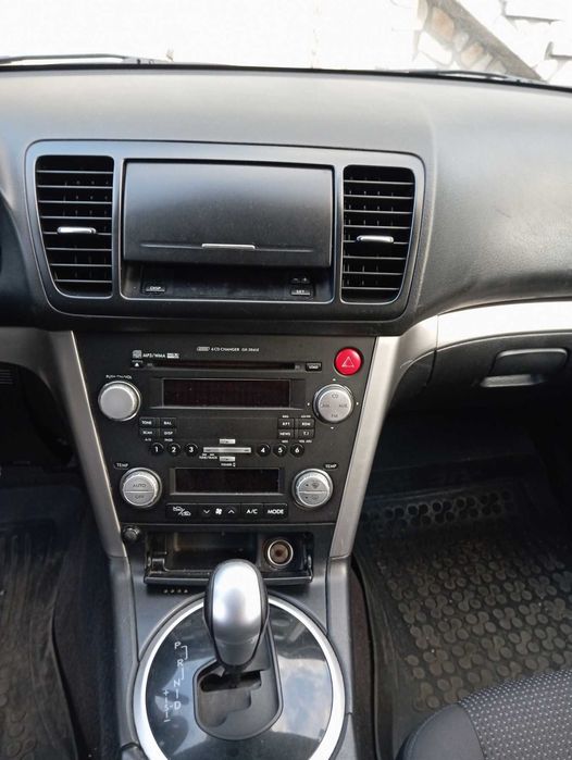 Subaru Legacy 2.0R на части