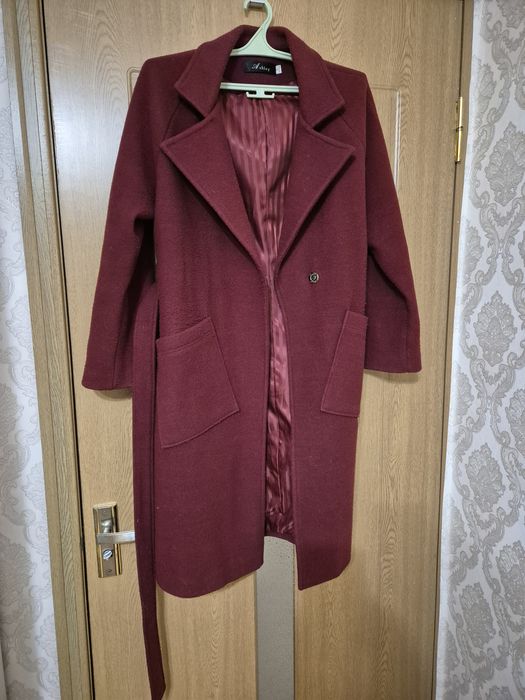 Пальто бордовое за сок