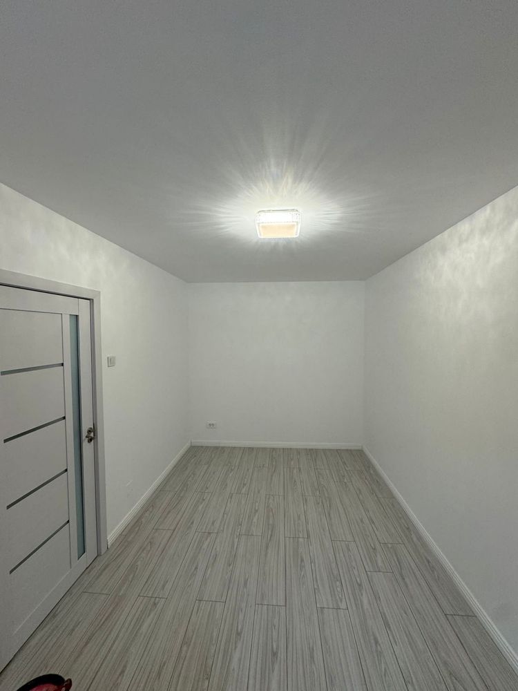 Apartament 2 camere, str Uranus -parter din 4
