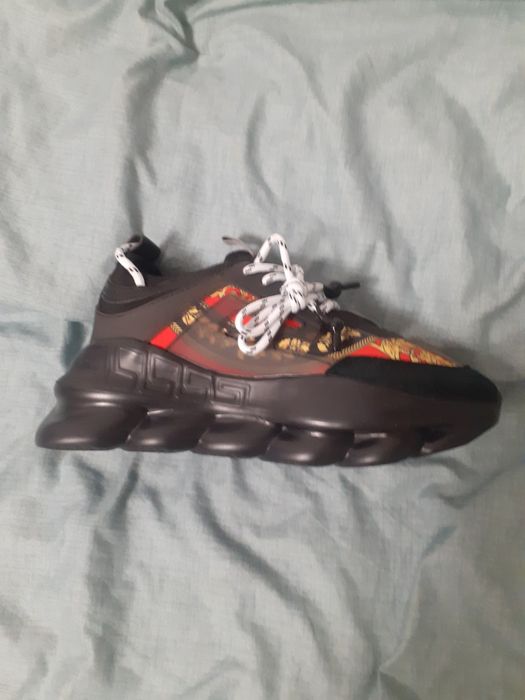 Versace chain reaction corona