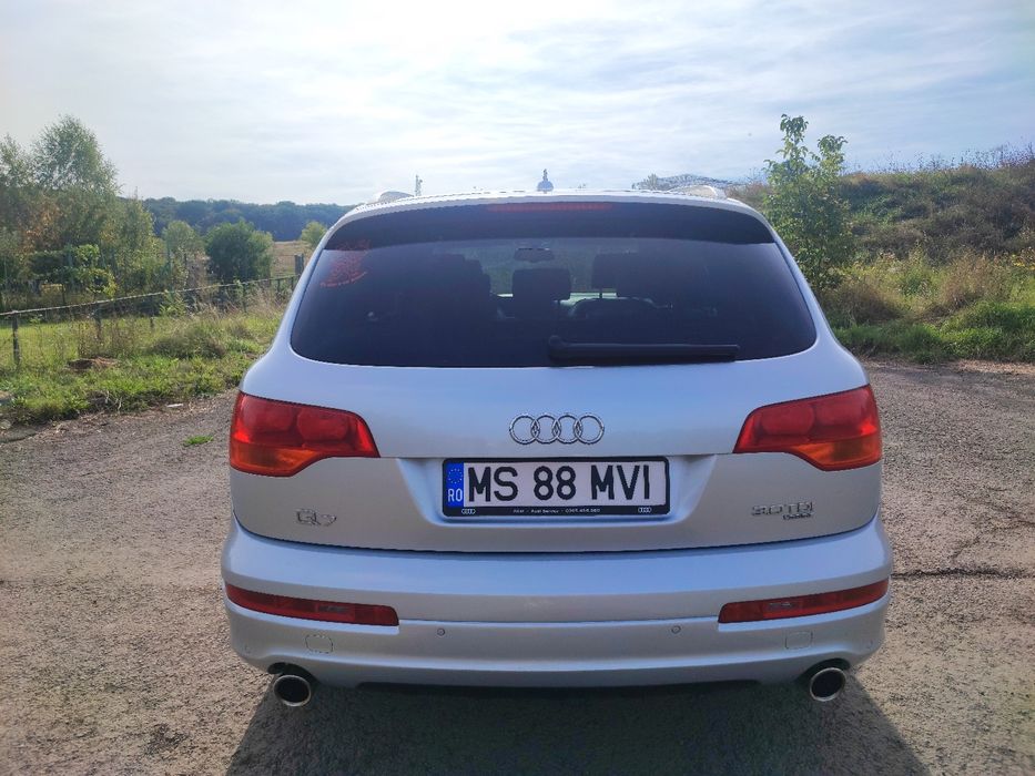Audi Q7 3.0 TDI quattro S line 239 cp