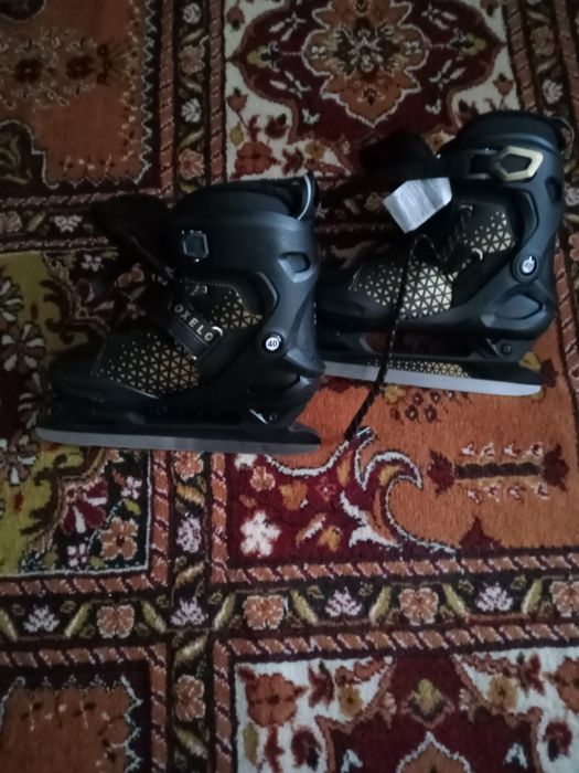 Patine, Nr 40, fără nici o urmă de uzură