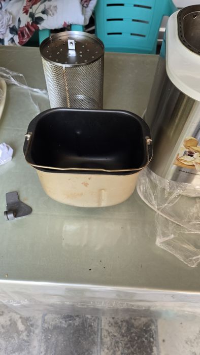 Продается хлебопечка Kenwood BM366