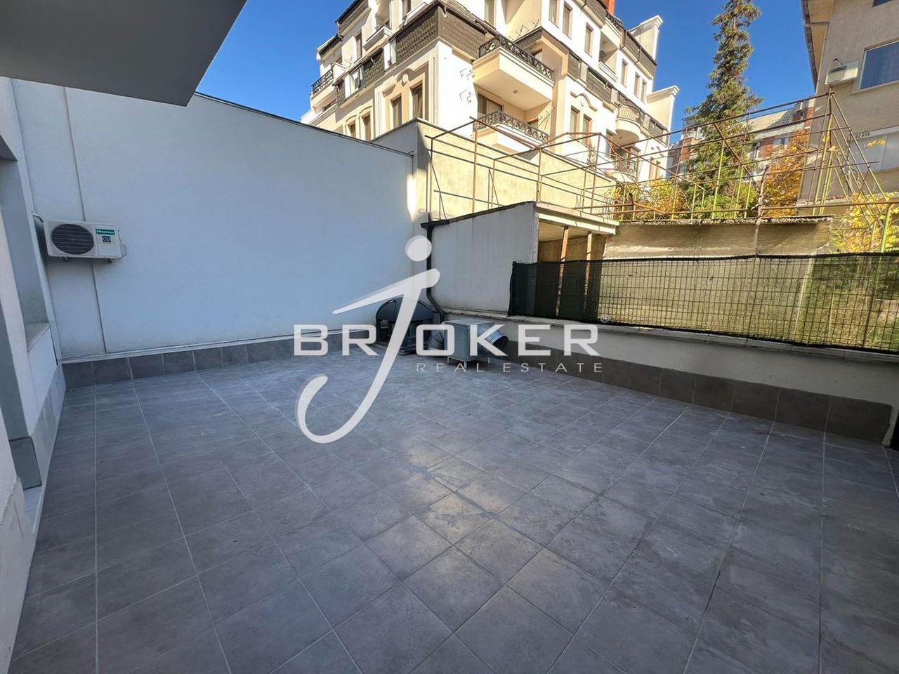 Продава се Двустаен апартамент в Кърджали, Център - 68 кв.м за 1471 €/кв.м - Снимка #5