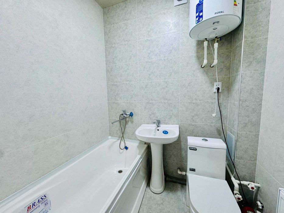 Buxoroda uy kvartira xonadon sotiladi 2 xonali 55m2 5-qavat.