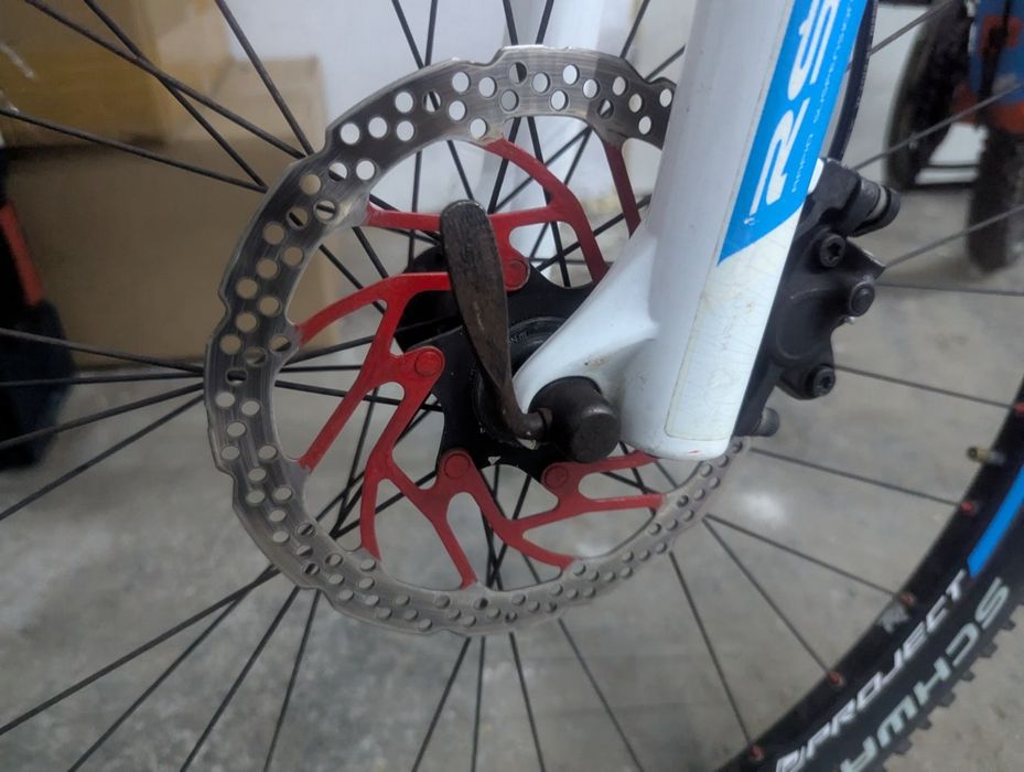 Vând bicicleta 29