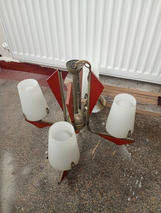 Lustra pentru living