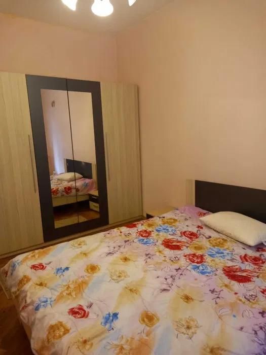 Дава се под наем Тристаен апартамент в София, Център - 100 кв.м за 750 € - Снимка #4