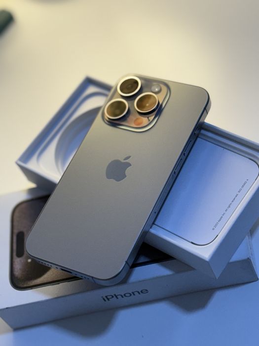 iPhone 15 Pro Natural Titanium