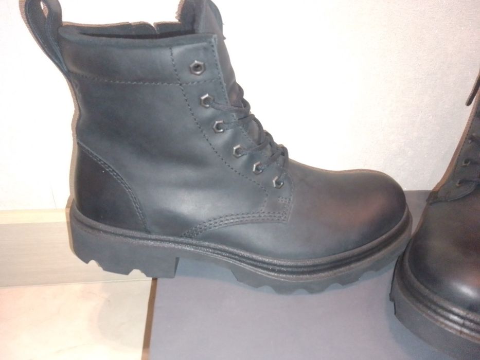Ecco(Дания) зимние ботинки,42 и 43 р-ры
