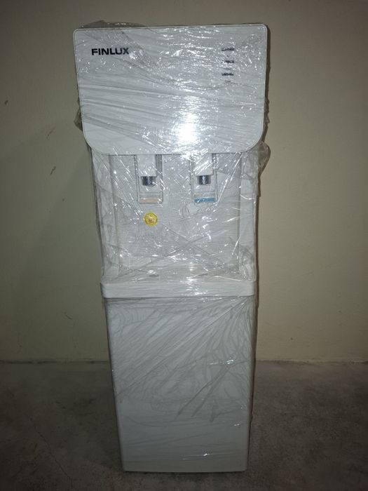 Диспенсър за вода с компресор