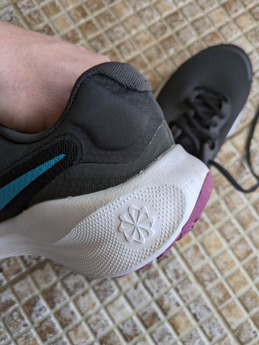 Маратонки Nike 41