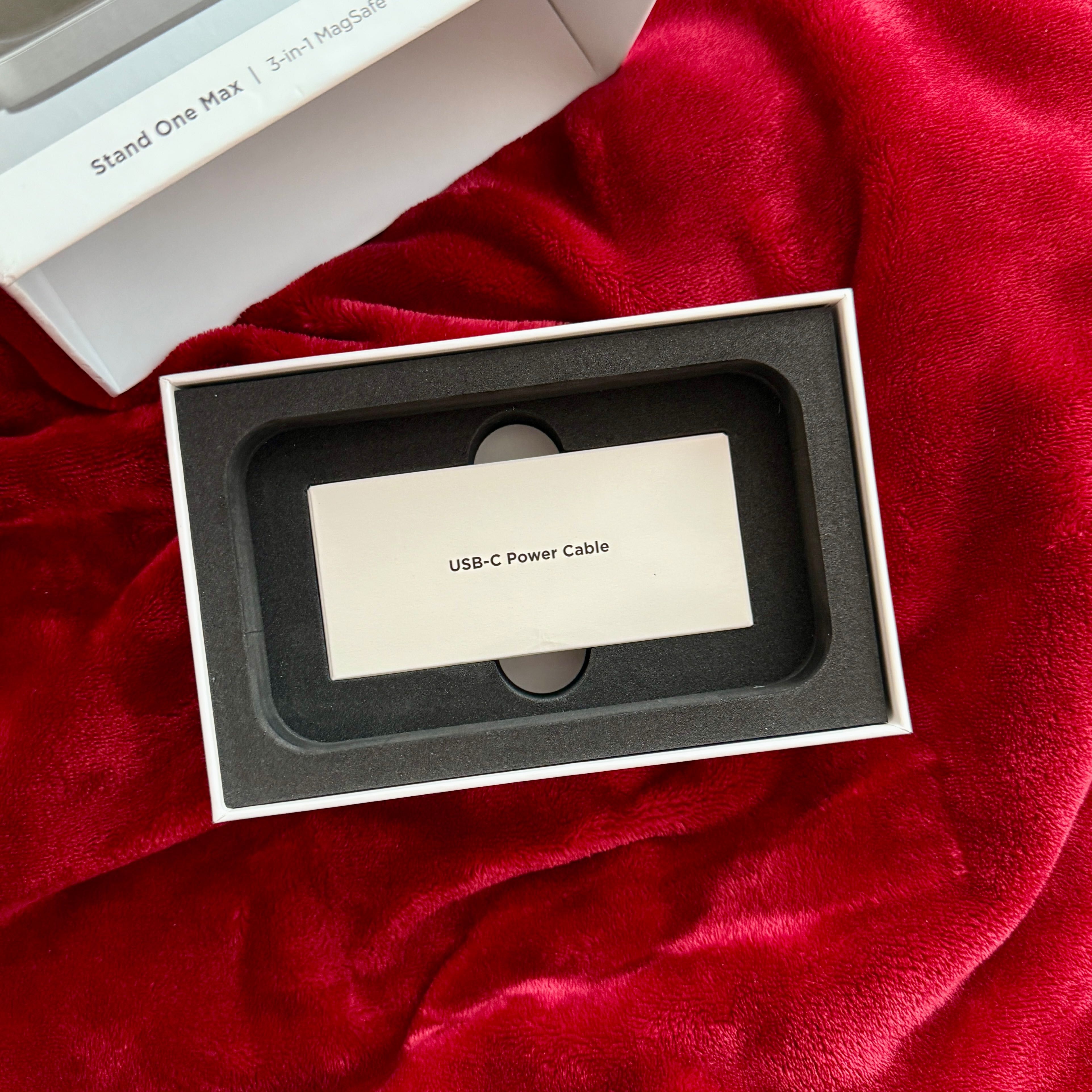 Зарядна станция NOMAD Stand One Max 3 в 1 MagSafe Qi Charger