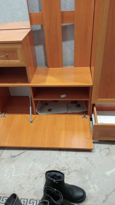 Продам  прихожую