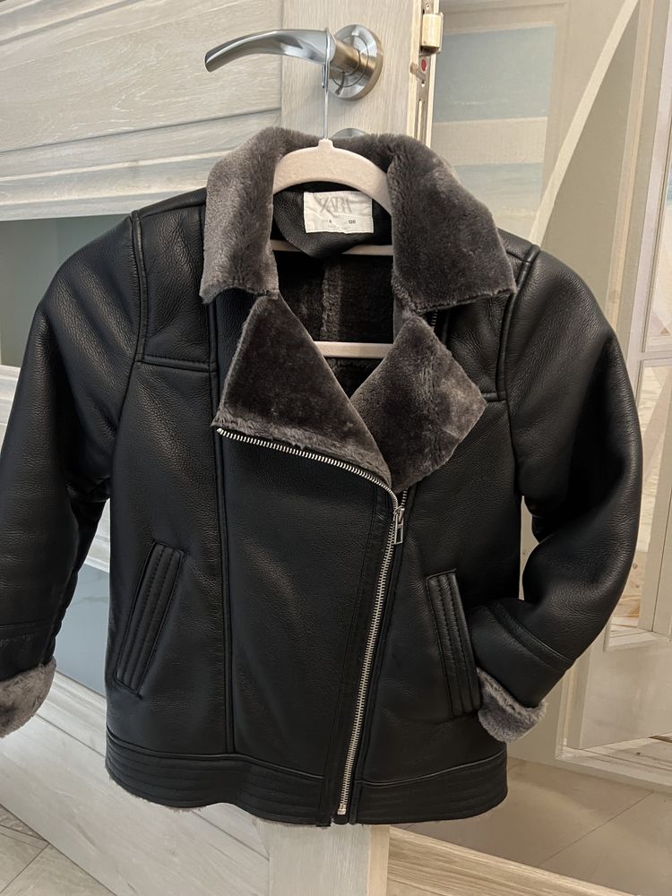 Палто Zara, кожено с пух, момиче