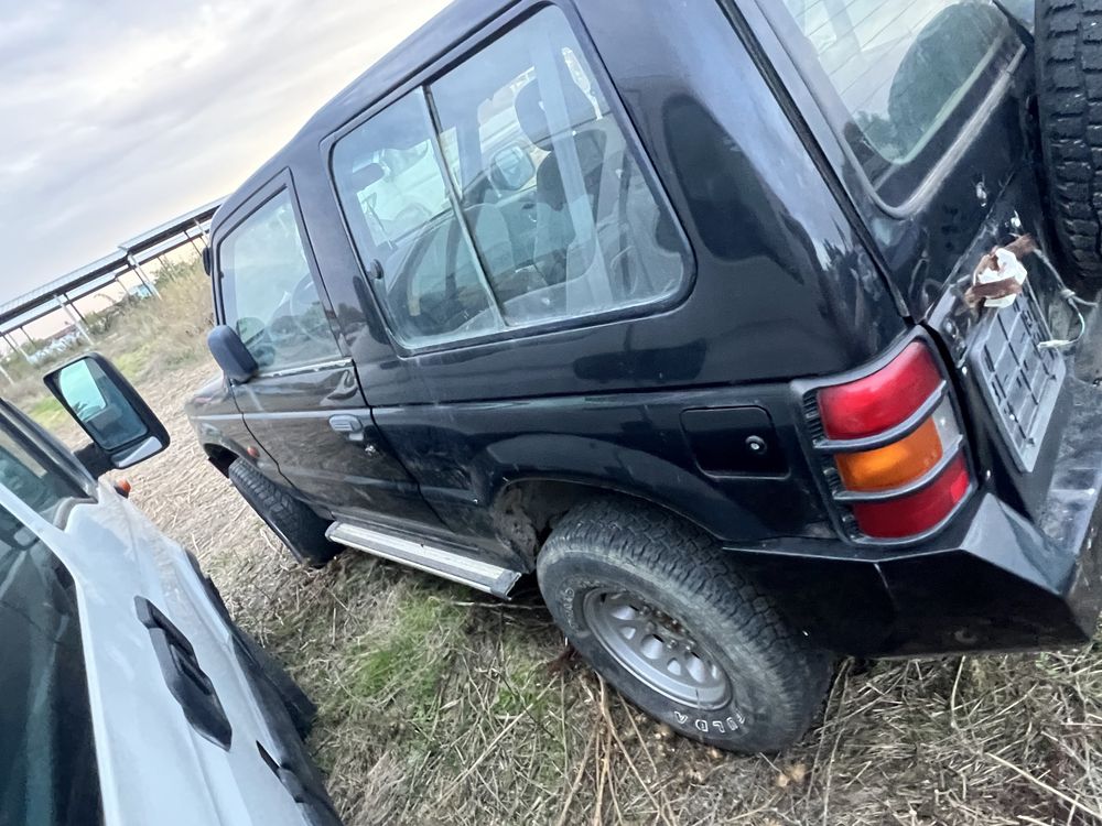 Mitsubishi Pajero 2.5 дизел на части