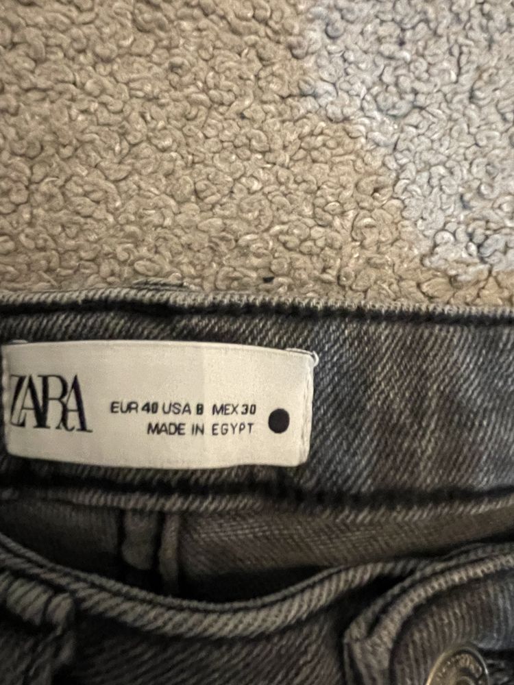 Дънки Zara чисто нови