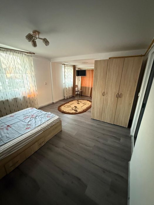 Garsoniera de închiriat