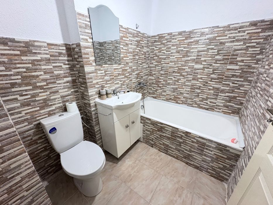 Vand Garsoniera, etajul 1 cu Balcon , Uricani