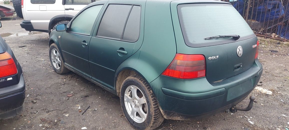 Vw golf 4  2.0i Recaro 2000g.