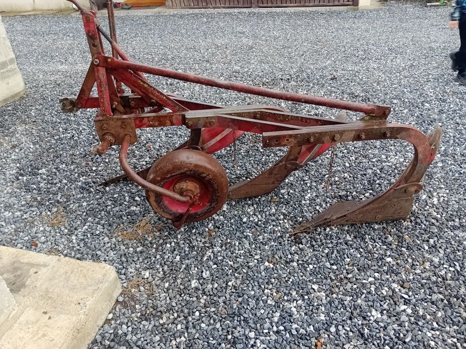 Plug kverneland 3 brazde