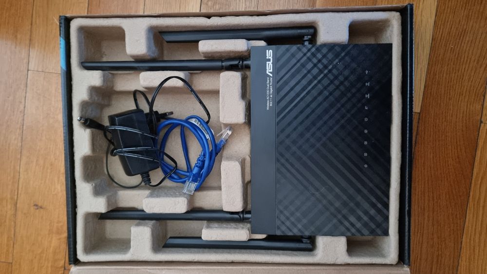 Router Asus RT-AC1200G+