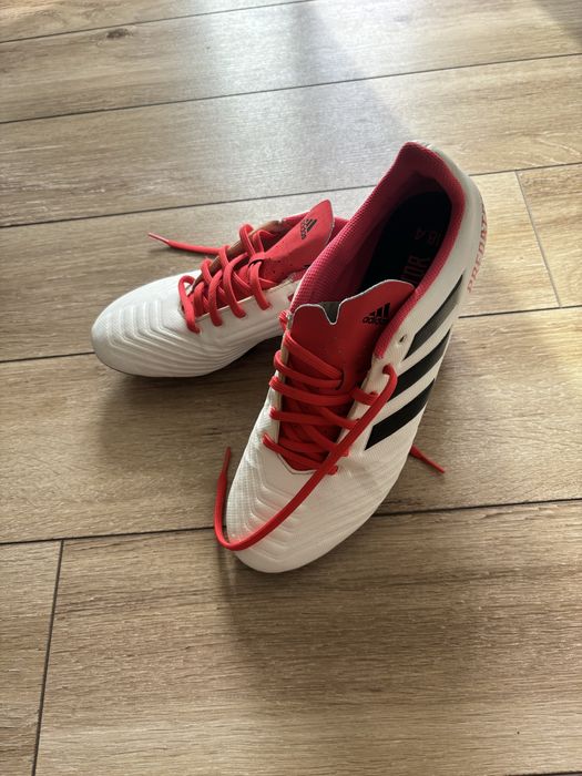 Ghete fotbal Adidas Predator 44 NOI