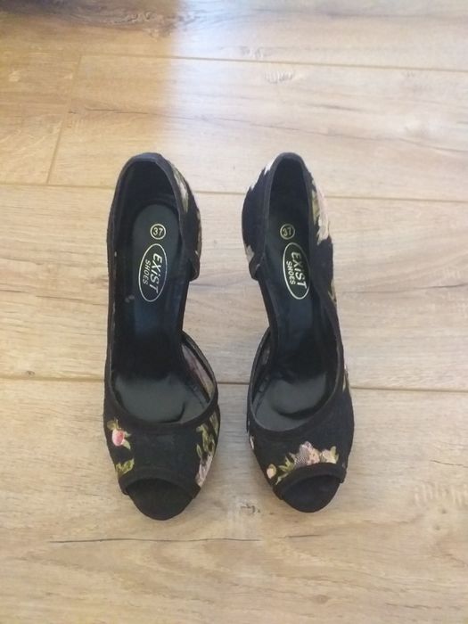 Pantofi eleganți