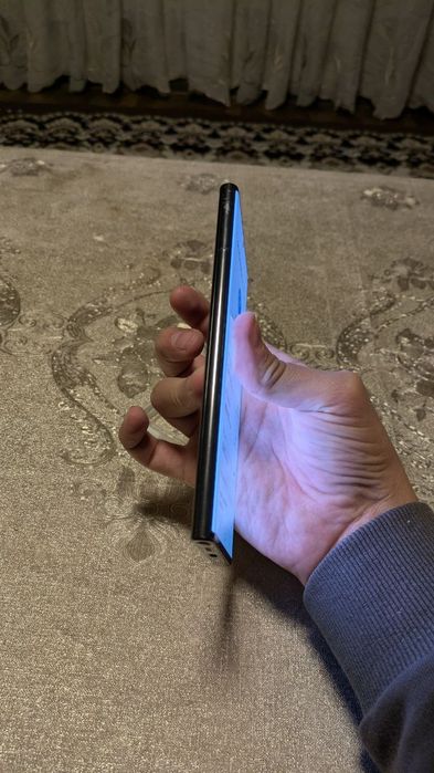 Samsung Galaxy S22 ultra 512 gb full komplekt obmen yo'q naqdga faqat