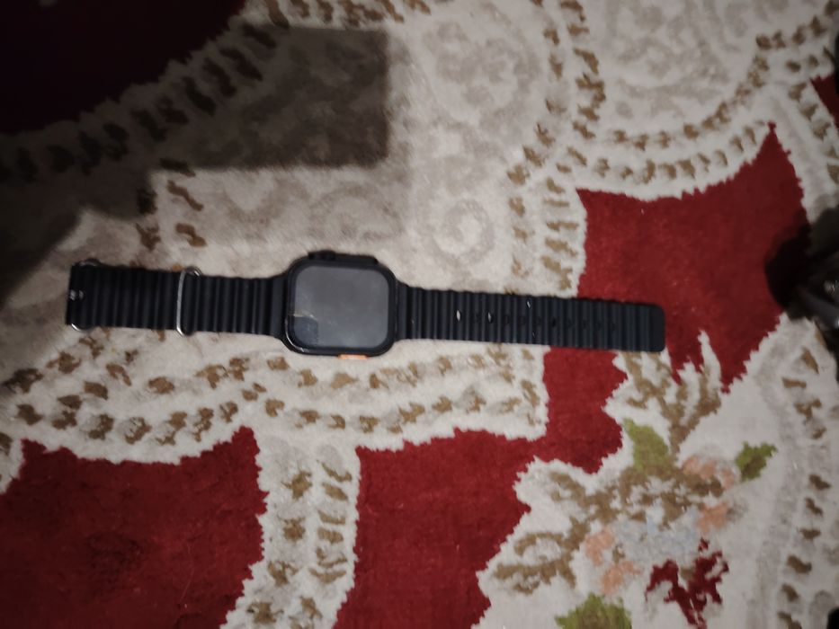 Electron mashina pulti va soat. Mashq qiluvchi. Naushnik. Smart soat.