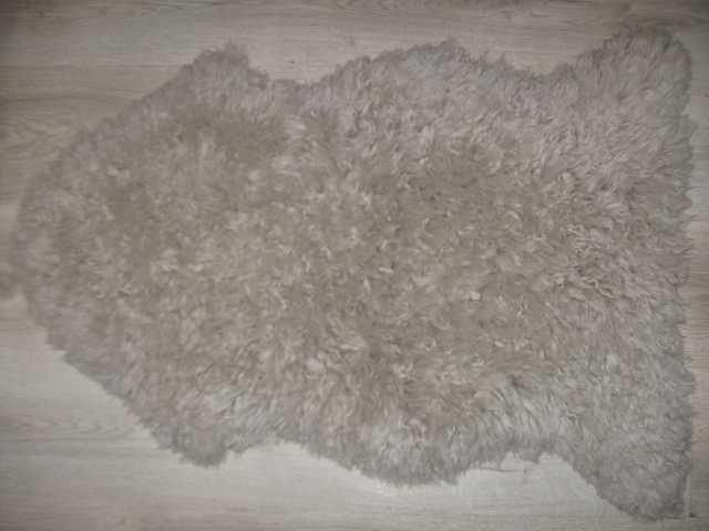 Постелка, агнешка кожа, декорация