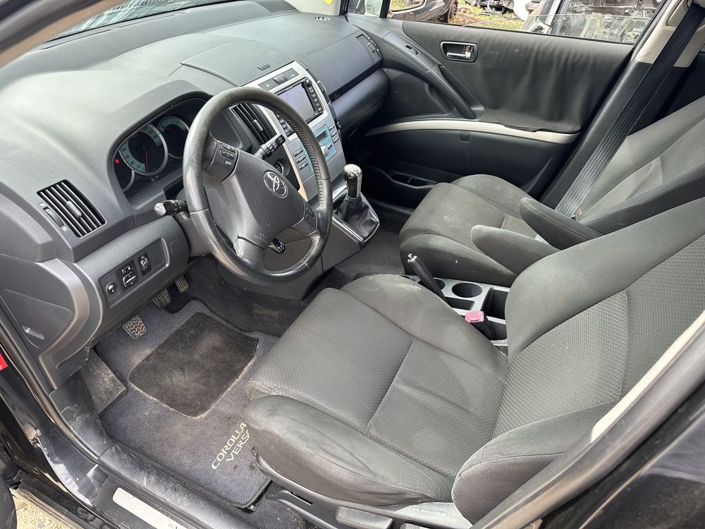 Toyota Corolla Verso на части 2.2 d4d 136 кс