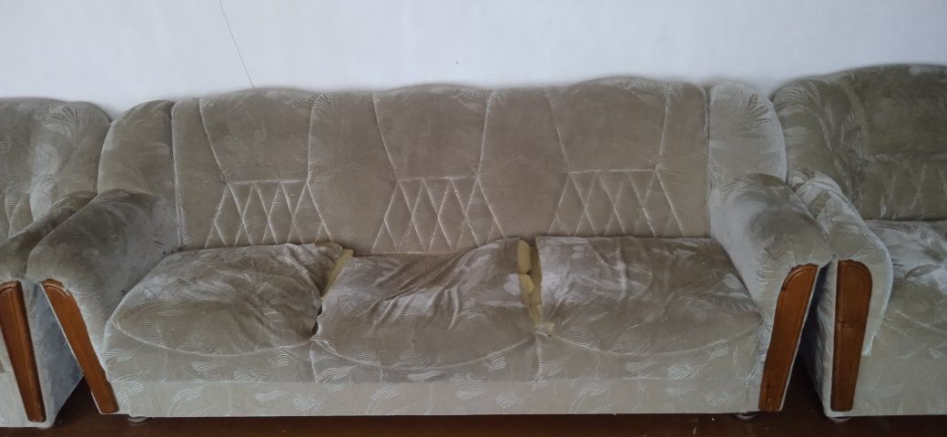 Divan, kravat ..