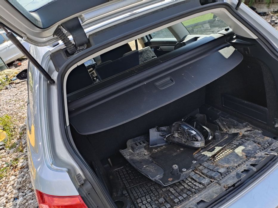 Продавам на части Фолксваген Пасат 2012г 1.6тди