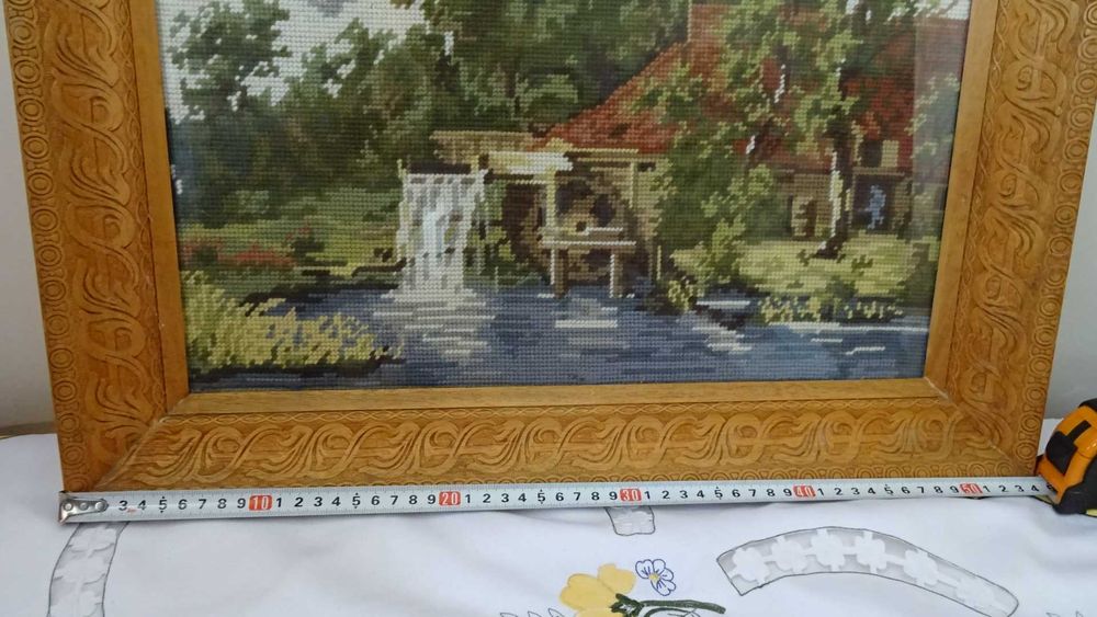 Гоблен,  „Воденицата “, със стъкло, дебел вълнен конец.