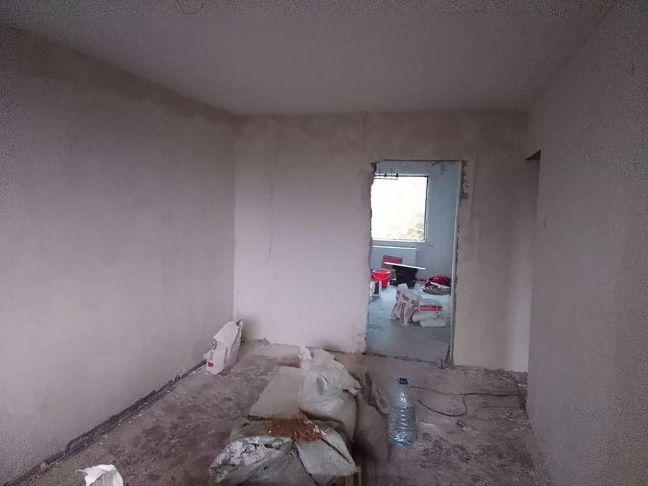 2/4/4 Kvartira 58 kv Chirchiq shaxar Troysikiy 14-maktab oldida