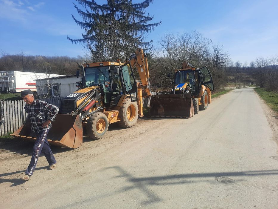 Închiriez excavatoare , buldo,bascule 8x4