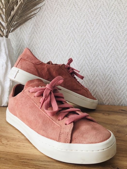 Нови дамски кожени кецове Adidas номер 40