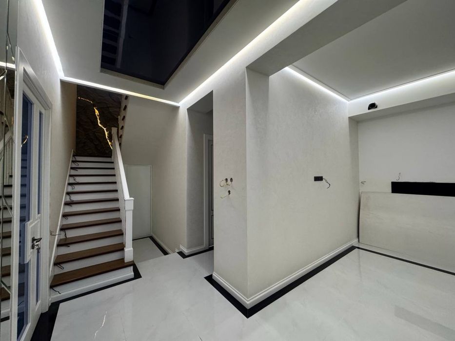 Ор-р: Ул.Зиелилар, Wist school Продается Новый Евро Дом 1,5.соток 220м