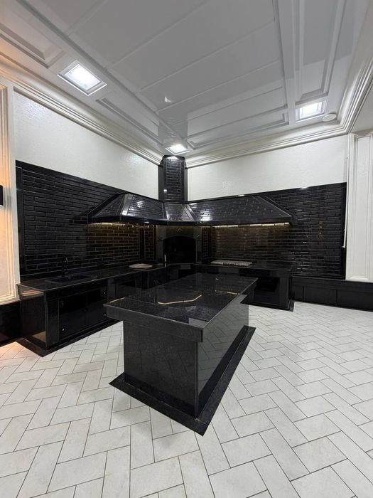 Продаётся ЕвроДом 6 комнат, ориентир: Саламатина, 3,91 соток 480 м²