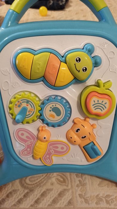 Бебешка музикална играчка за прохождане Приятели