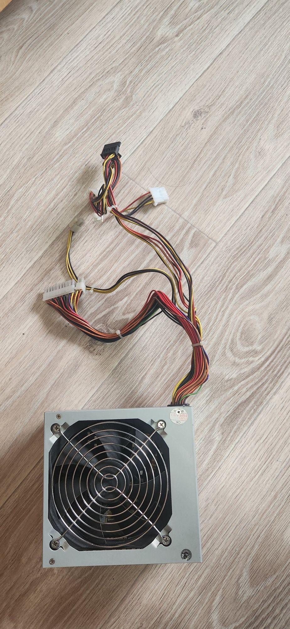 Блок питания: HuntKey 400W