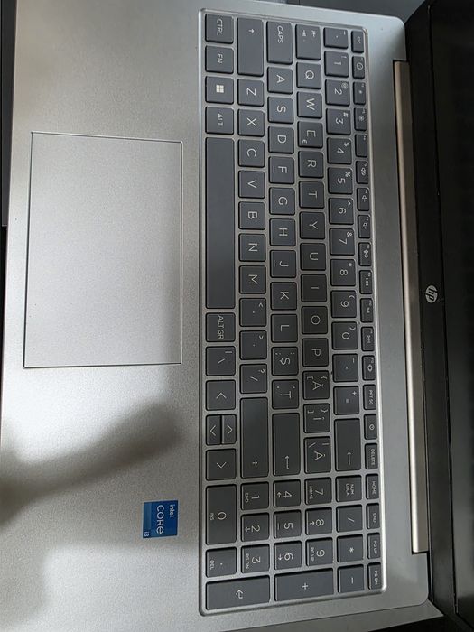 Laptop HP Intel i3 Gen13 8GB-RAM 500GB SSD La cutie Cu Incarcator