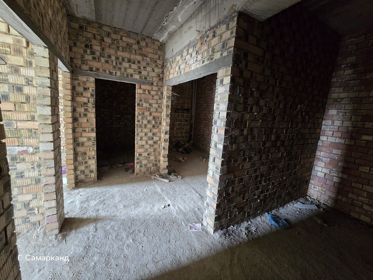 Продаётся 2 ком кв Новостройка  71 кв Азиз Базар Гагарина