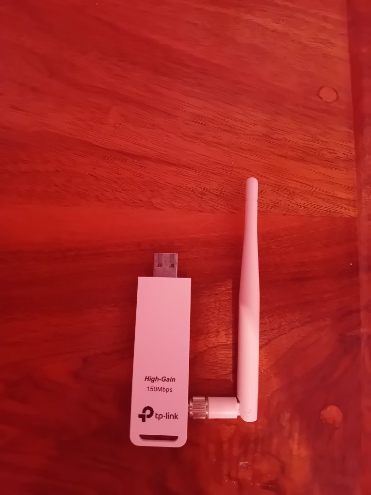 Vând Internet Adaptor Tp-Link 150mbps